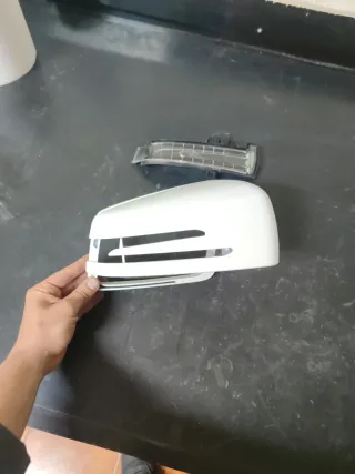 Carcasa e intermitente retrovisor Derecho Mercedes