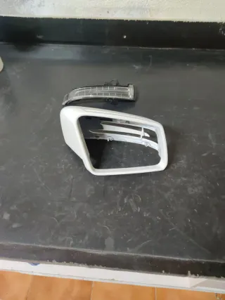 Carcasa e intermitente retrovisor Derecho Mercedes