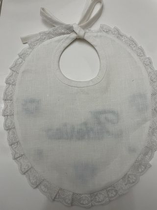 Bavaglino ricamato Federico