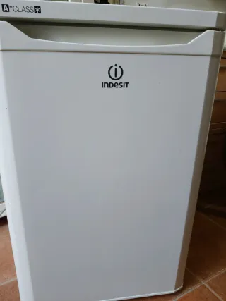 Nevera compacta Indesit A+ CLASS
