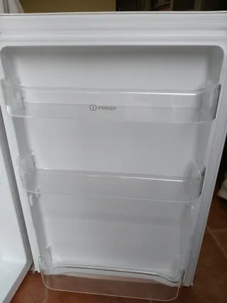 Nevera compacta Indesit A+ CLASS