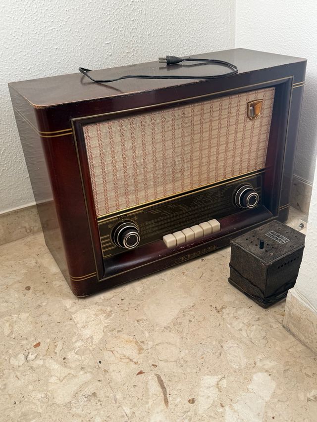 Radio Antigua Madera Marrón