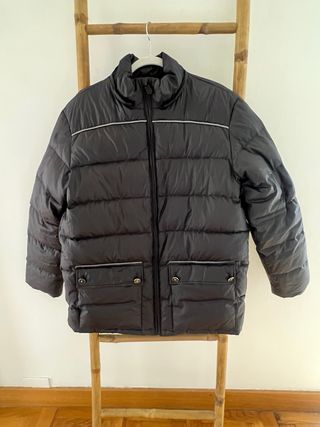 Abrigo de plumas para niño. Tizzas. Talla 16.