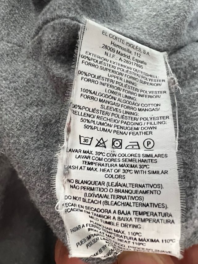 Abrigo de plumas para niño. Tizzas. Talla 16.