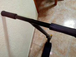 Patinete infantil negro y amarillo