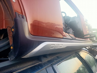 FALDON LATERAL VOLVO C30 D4204T DERECHO