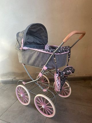 Cochecito de muñecas gris con estrellas