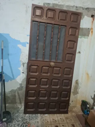 Puerta de hierro para calle
