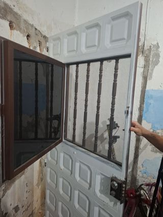 Puerta de hierro para calle