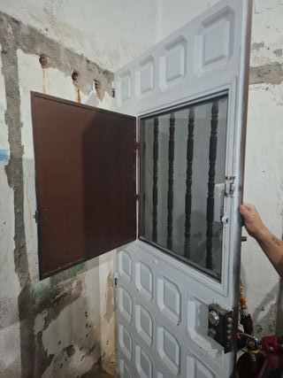 Puerta de hierro para calle