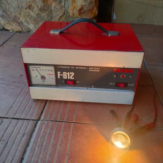 Cargador Batería Ferve F-812 12V/24V