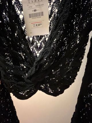 Pull&Bear Camiseta Negra Crochet Talla S