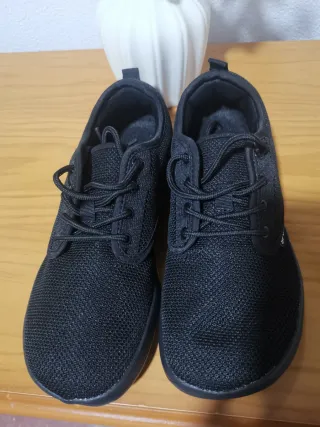 Zapatos negros deportivos talla 41