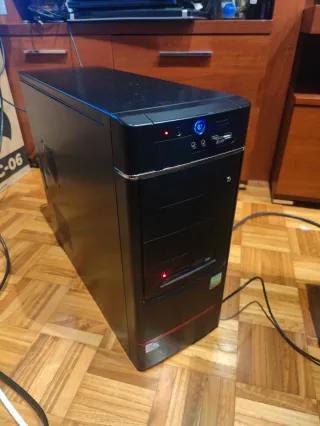 Torre PC Antigua