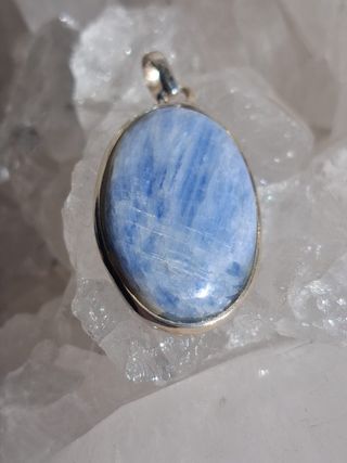 Colgante de Cianita en Plata de Ley