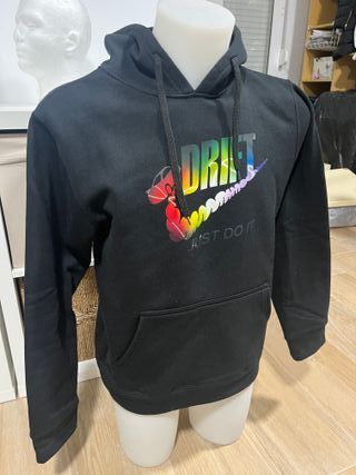 Sudadera deportiva con capucha negra