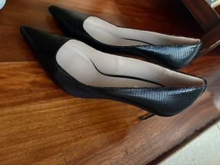 Zapatos de tacón Massimo Dutti negros