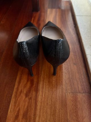 Zapatos de tacón Massimo Dutti negros