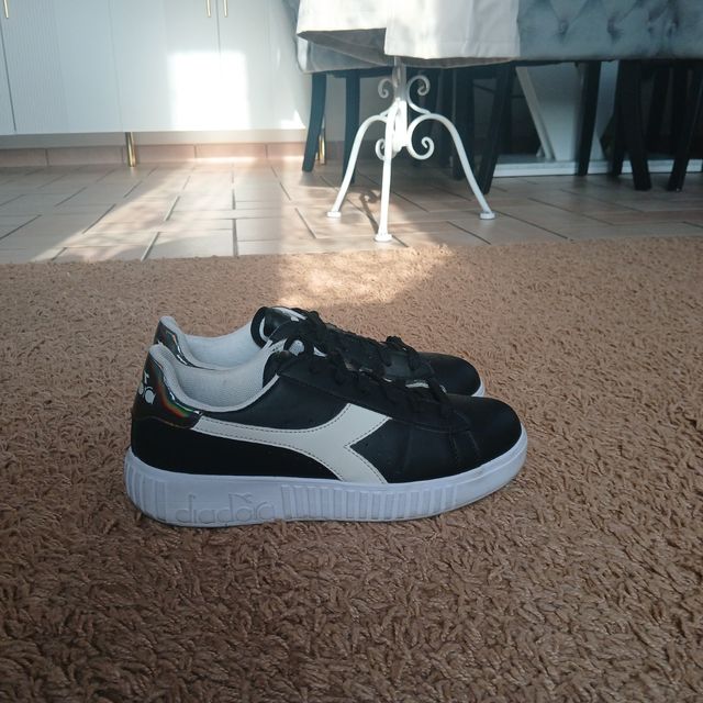 Scarpe Diadora nere e bianche