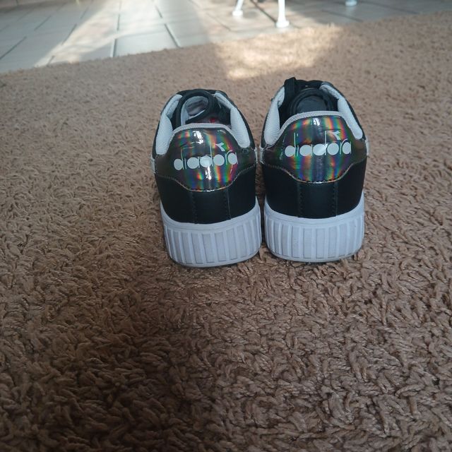 Scarpe Diadora nere e bianche