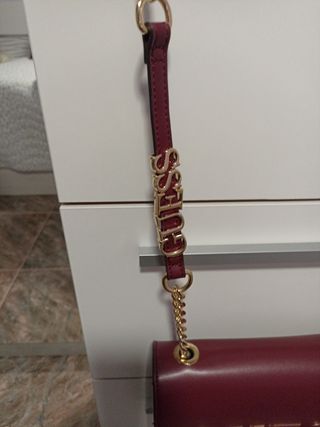 Bolso Guess auténtico burdeos y beige.