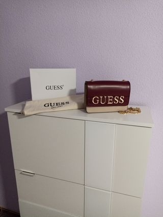 Bolso Guess auténtico burdeos y beige.