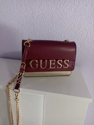 Bolso Guess auténtico burdeos y beige.