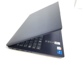 pc portatil lenovo 82h8
