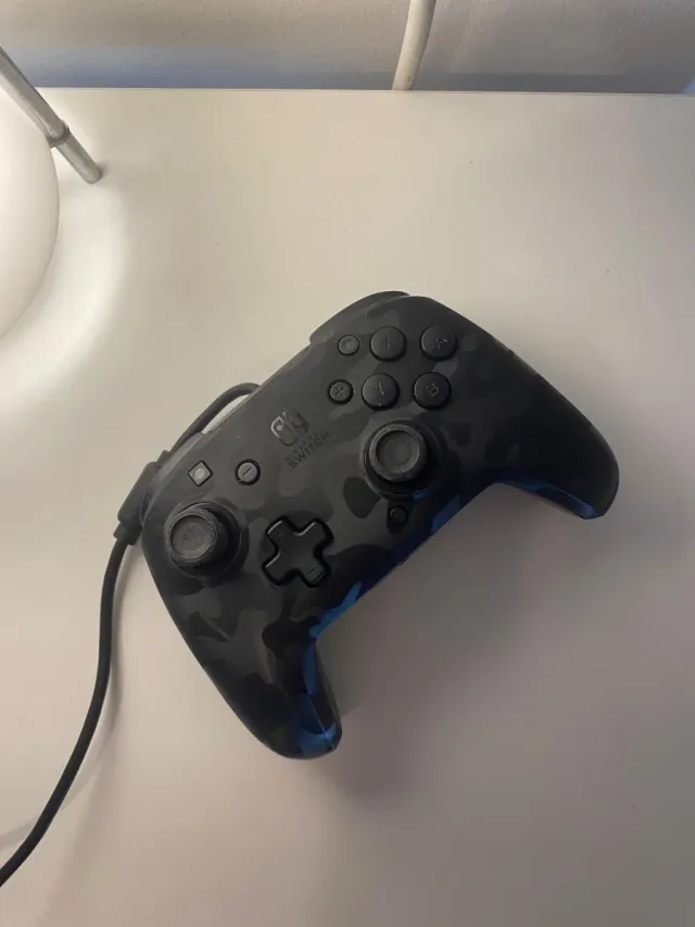 Mando Nintendo Switch Camuflaje
