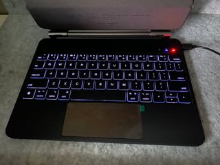 Funda Teclado Magnética iPad 10.9 A1890