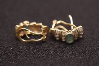 pendientes oro 18k con piedra