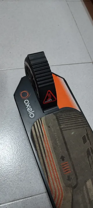 Patinete Oxelo Techo Susp Negro y Naranja niño