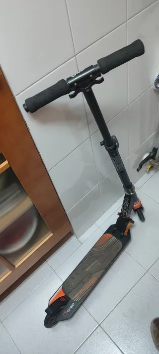 Patinete Oxelo Techo Susp Negro y Naranja niño