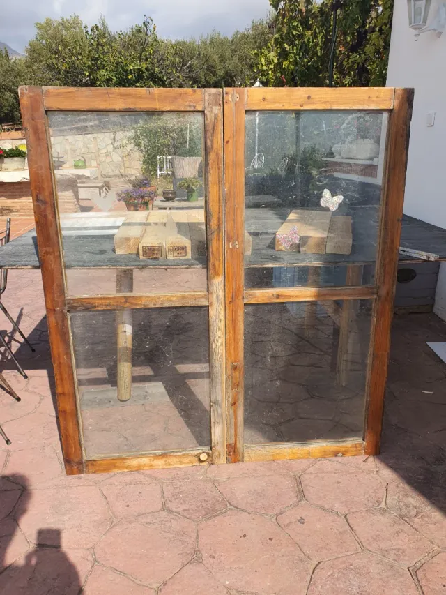 Ventana de madera con cristales 124,5x138 cm