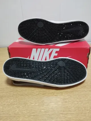 Zapatillas Nike SB Charge T-45 buen estado 