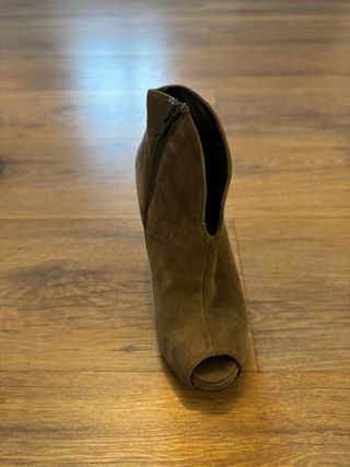 Zapatos tacón River Island amarillos