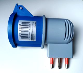 Electraline 80958 Adattatore Camper da 16A a IEC