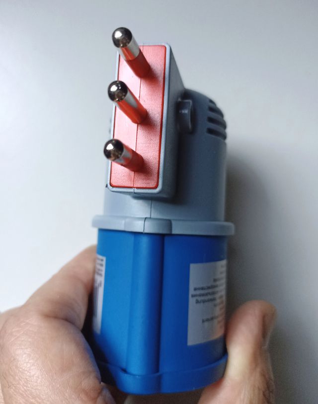 Electraline 80958 Adattatore Camper da 16A a IEC 