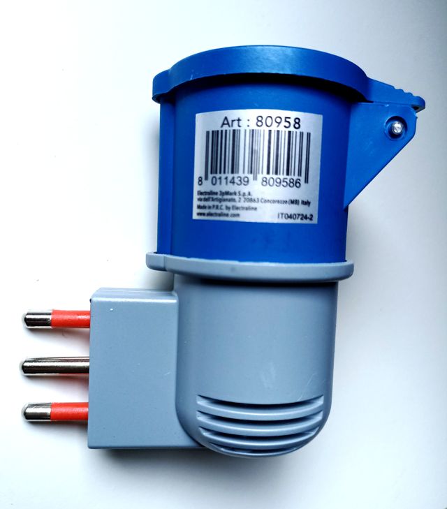 Electraline 80958 Adattatore Camper da 16A a IEC 