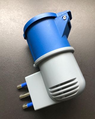Electraline 80958 Adattatore Camper da 16A a IEC