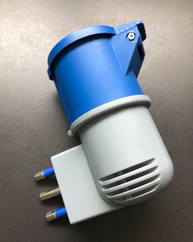 Electraline 80958 Adattatore Camper da 16A a IEC 