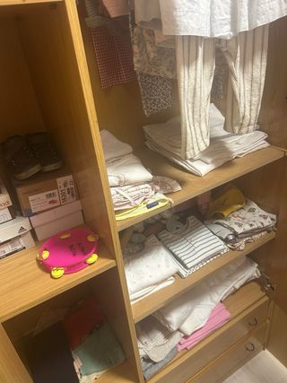 Armarios de pino con cajones