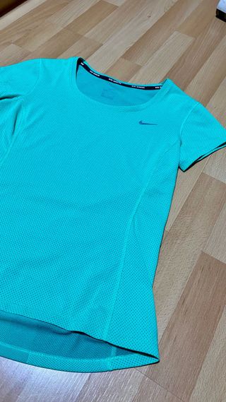 Camiseta Nike Running Talla S Verde