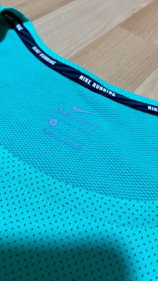 Camiseta Nike Running Talla S Verde
