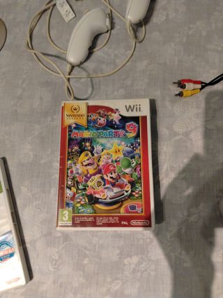  Wii Blanca con 2 juegos 