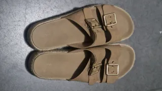 Sandalias Lefties Marrones con Hebillas Doradas