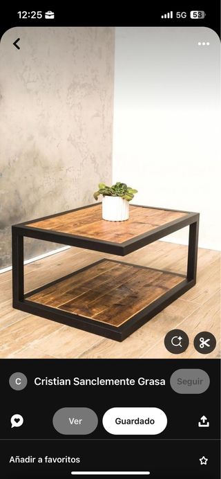 Mobili in ferro e legno.