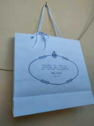 Bolsa de regalo Prada