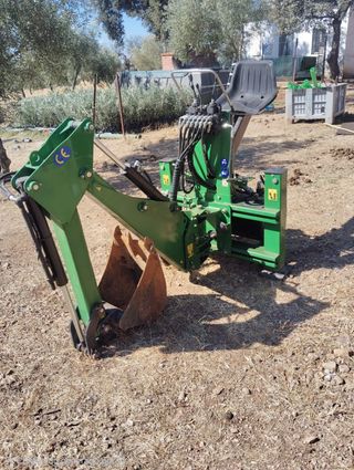 Retroexcavadora para tractor