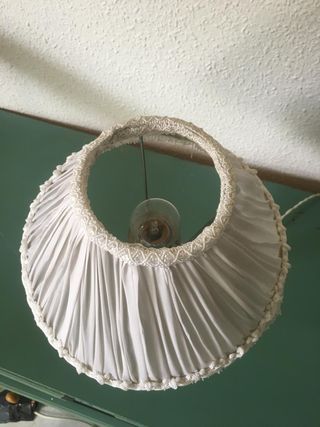 Lámpara de mesa antigua dorada y mármol